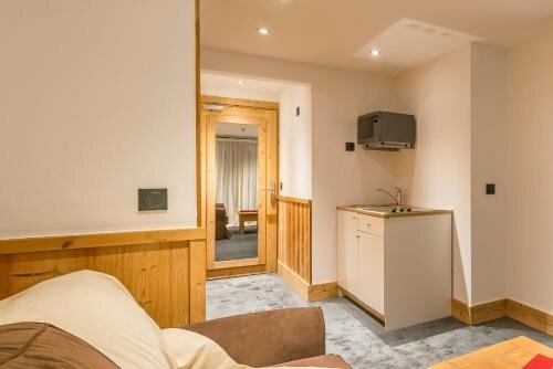 Гостиница Hôtel L'Eterlou в Альбервиле