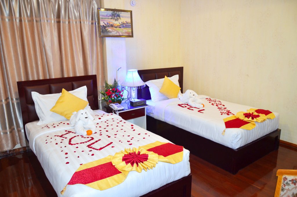 Фото Golden City Light Hotel