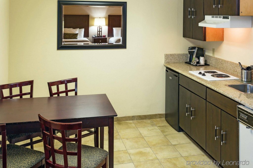 Фото La Quinta Inn & Suites by Wyndham Portland Nw