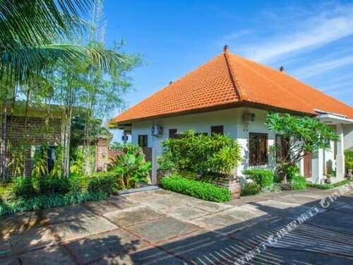 Внешний вид отеля Alamanda Lovina в Каюпутихе, фото 1