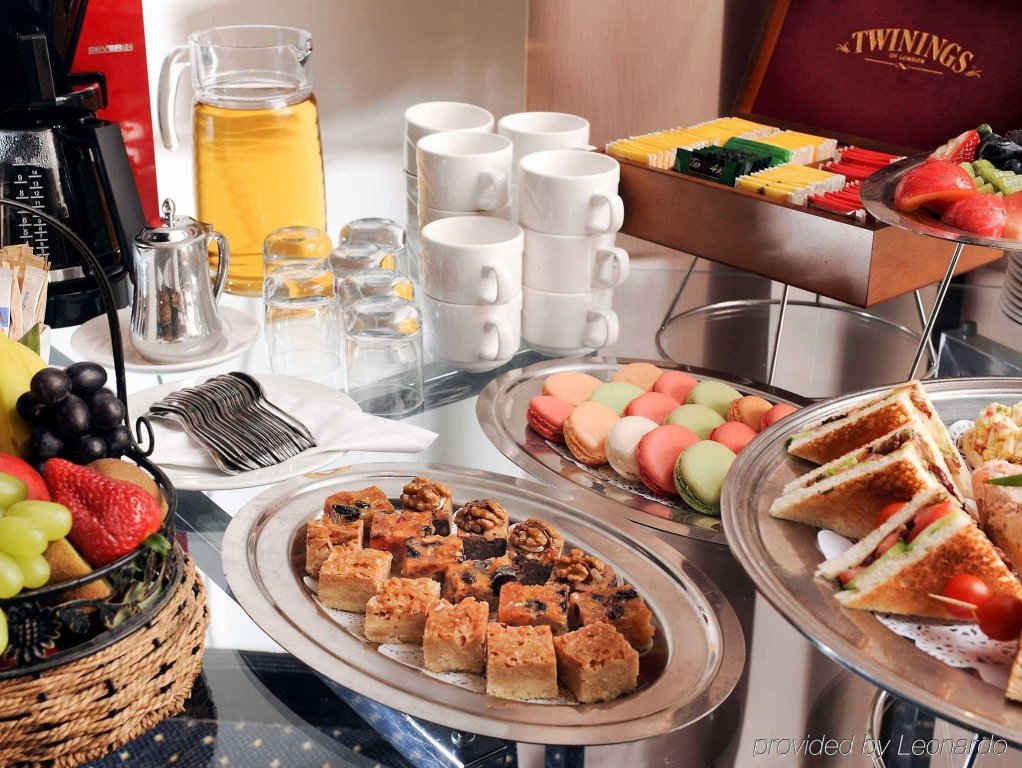 Фото Novotel Bahrain Al Dana Resort