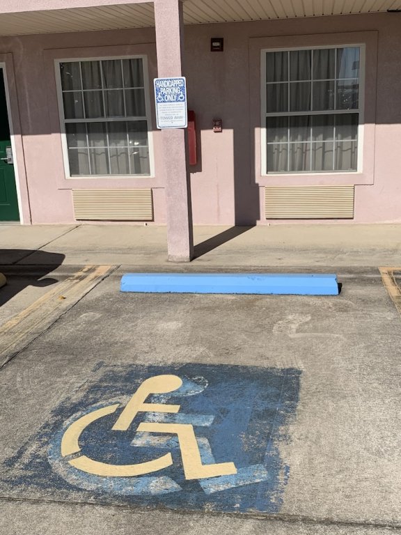 Фото Garden Inn & Suites