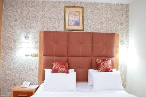 Фото Chariot Hotel