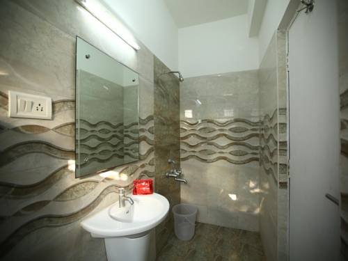 Фото Oyo 2282 Apartment Velachery