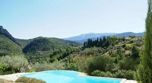 Beautiful villa with panoramic view in the hills of the Mont Ventoux
