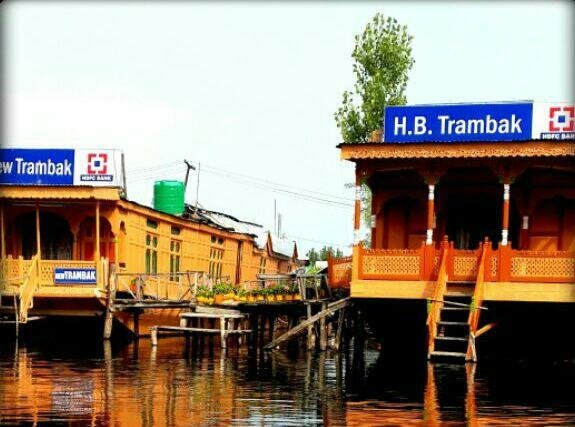 Гостиница Houseboat Trambak в Сринагаре