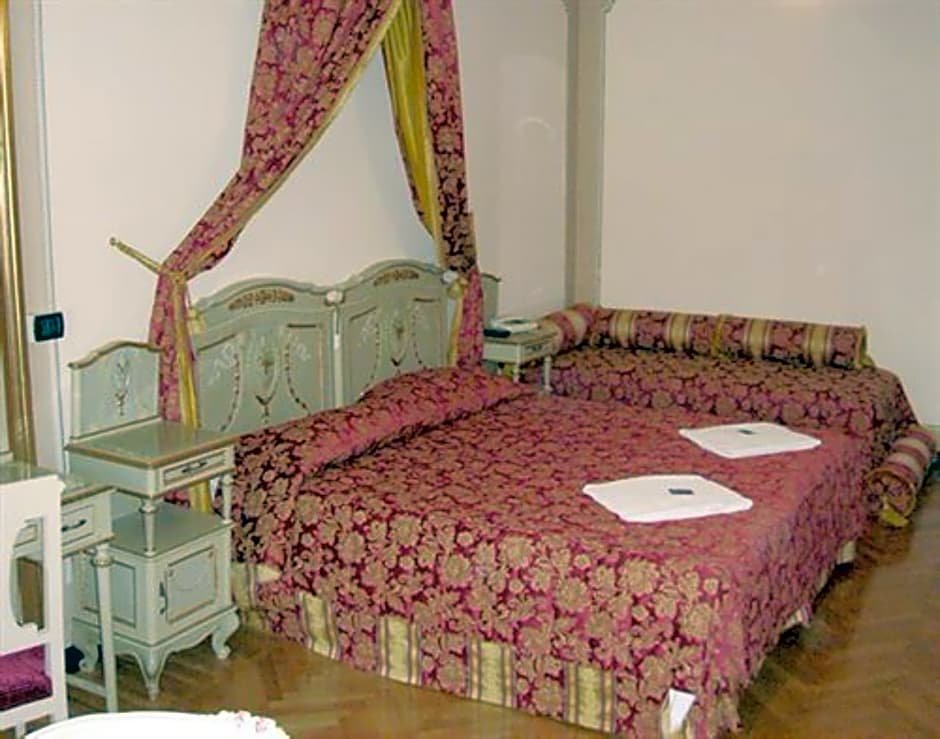 Фото Britannia Excelsior