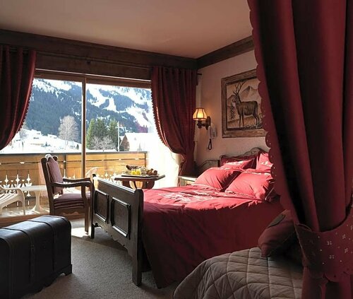 Гостиница Maison Famille Macchi, Hôtel Restaurant & SPA в Шателе