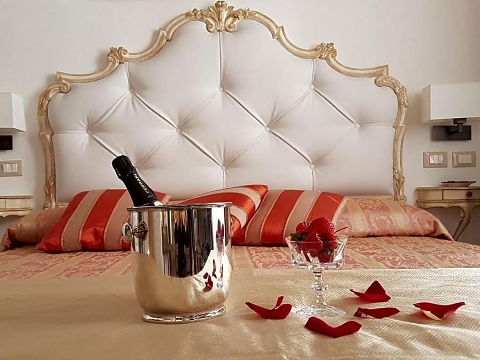 Фото Sistina Twentythree Luxury Rooms