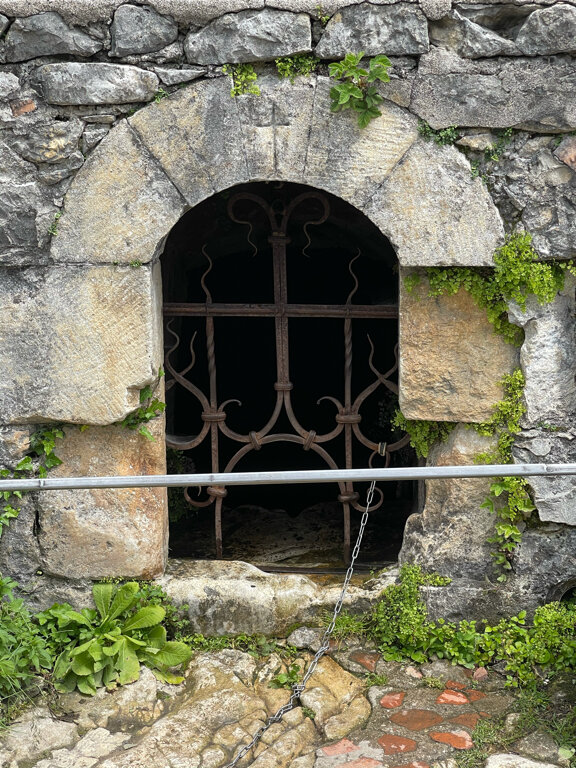 Spring, stream Неиссякаемый источник, New Athos, photo
