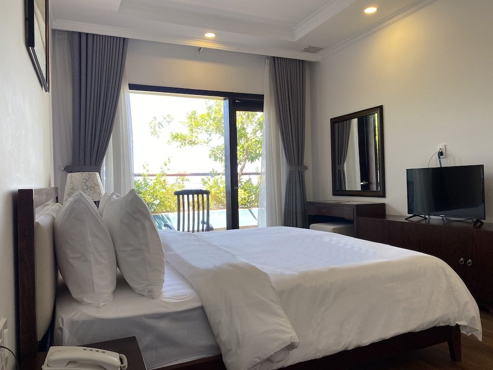 Фото Hoang Ngoc Beach Resort