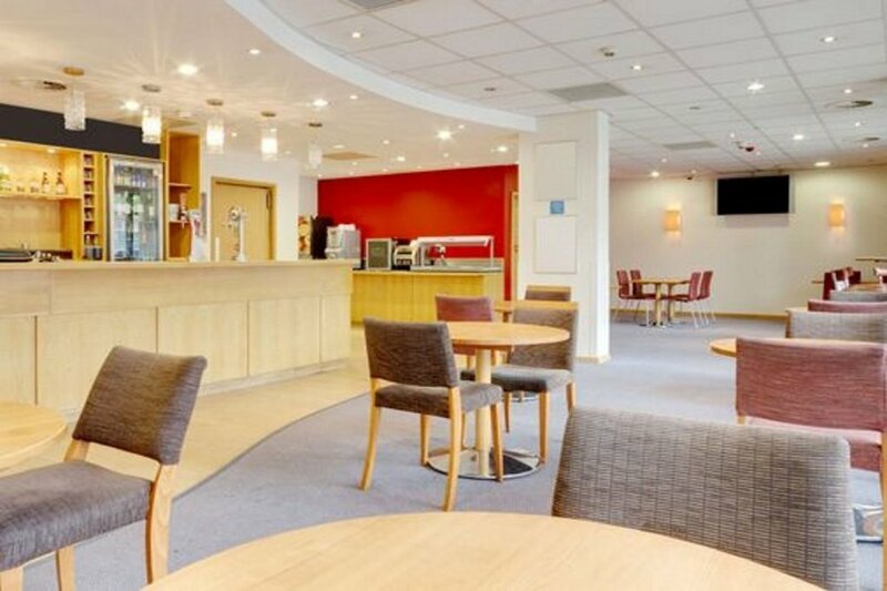 Гостиница Travelodge Swansea Central в Суонси