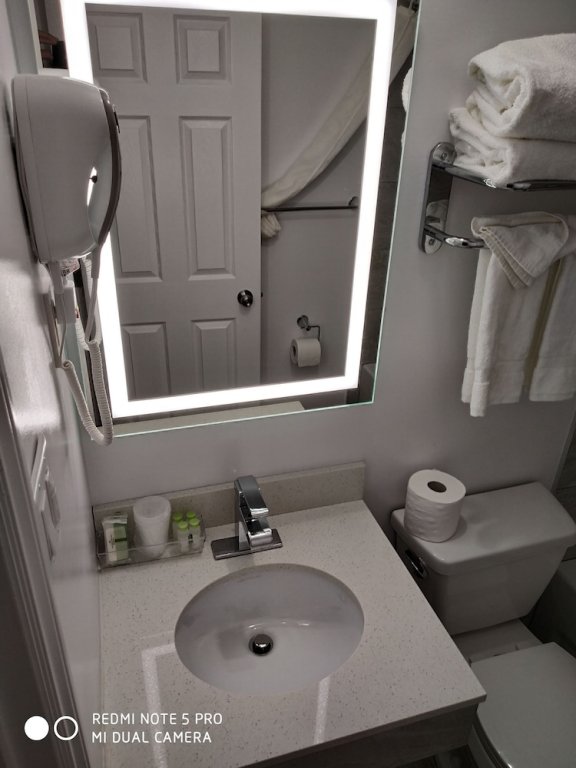 Фото Parkway Motel & European Lodges