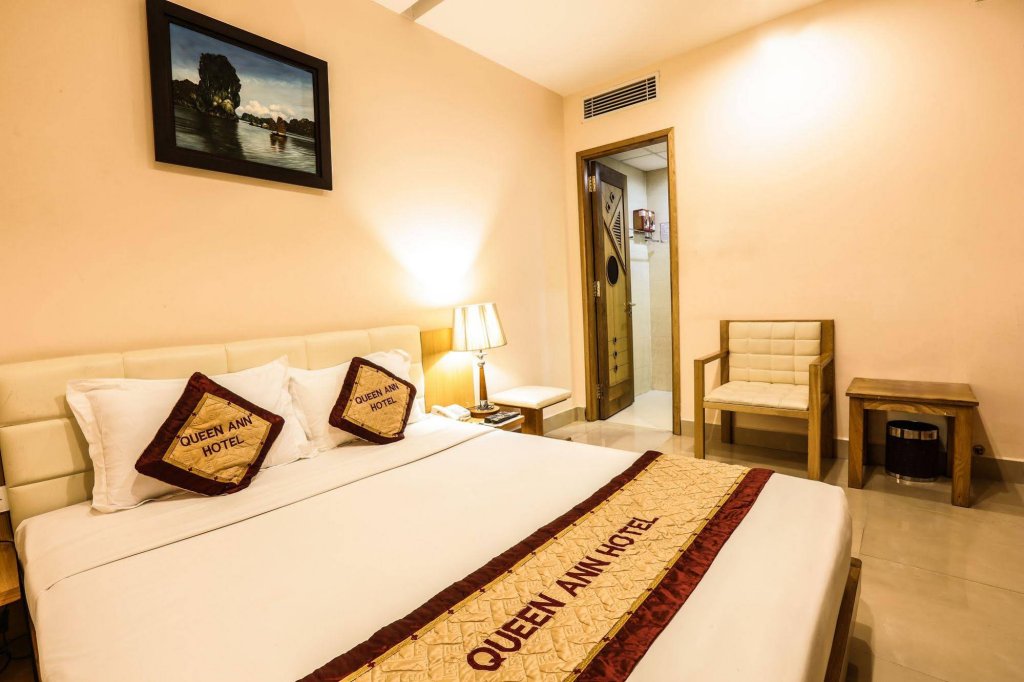 Фото Queen Ann Hotel