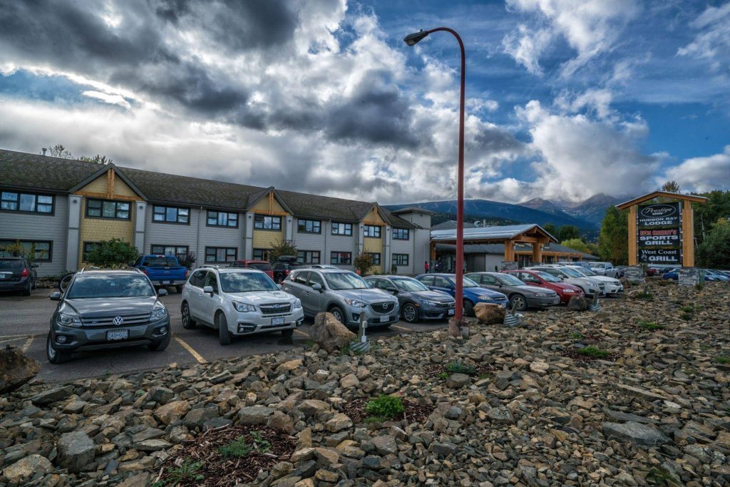 Фото Prestige Hudson Bay Lodge & Conference Centre