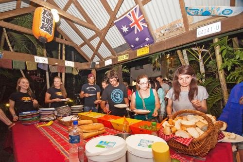 Фото Tropic Days Backpackers