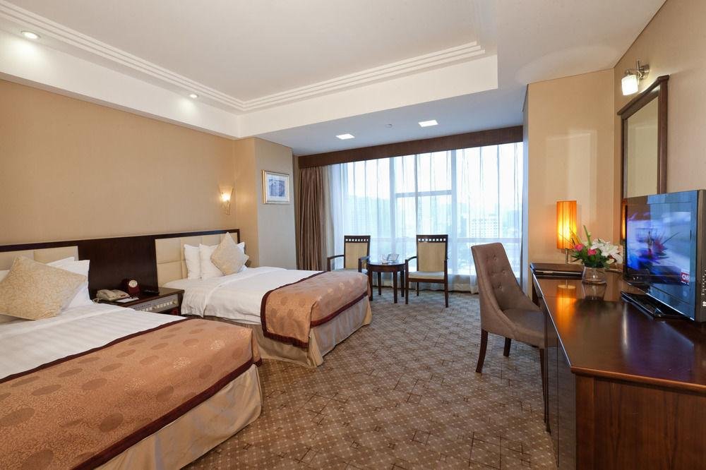 Фото Oriental Deluxe Hotel