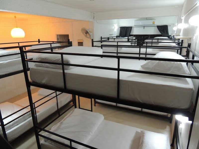 Фото Bodega  Party Hostel - City Center Bangkok