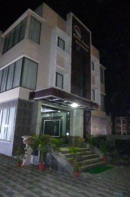 Фото Gold Coast Beach Resort