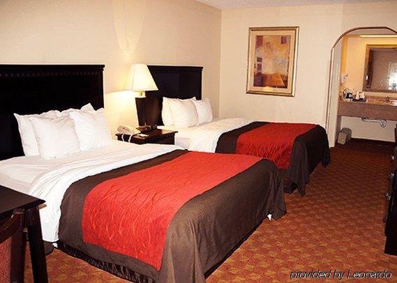 Фото Red Roof Inn & Suites Oxford