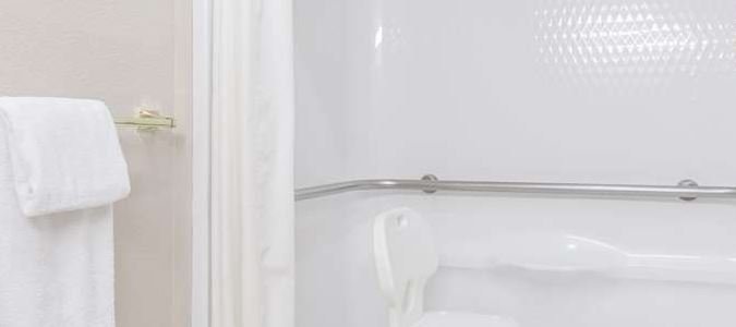 Фото Days Inn by Wyndham near Kansas Speedway