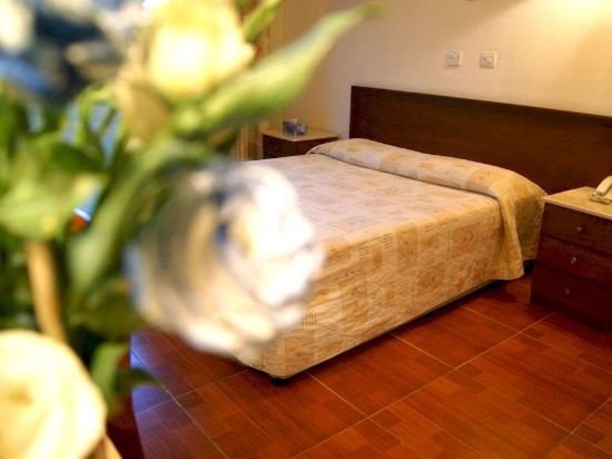 Фото Moniatis Hotel