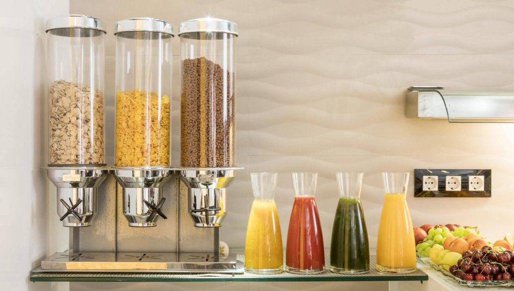 Фото Hotel Ilunion Romareda