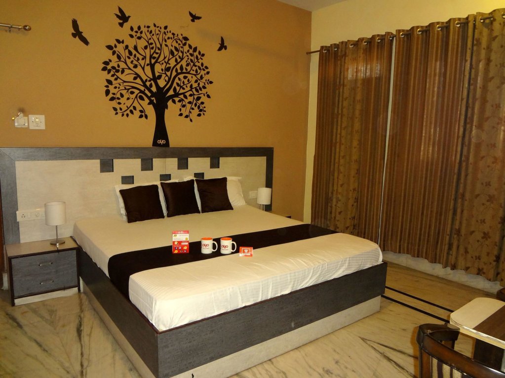 Фото Oyo 1379 Hotel Hkj International