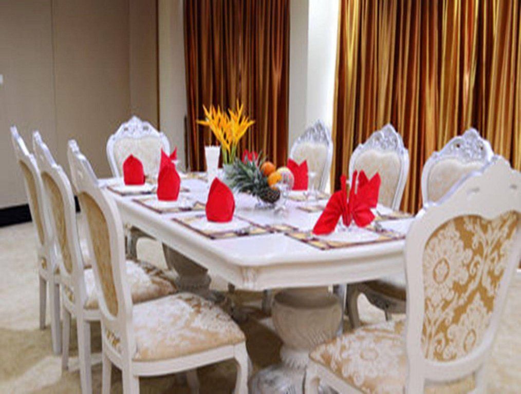 Фото Myat Nan Yone Hotel