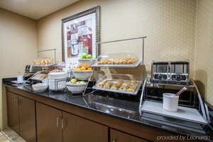 Гостиница Holiday Inn Express & Suites Buffalo Downtown - Medical Ctr, an Ihg Hotel