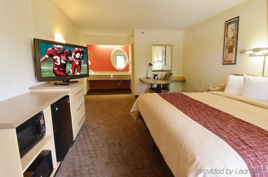 Фото Red Roof Inn Columbia East - Ft Jackson