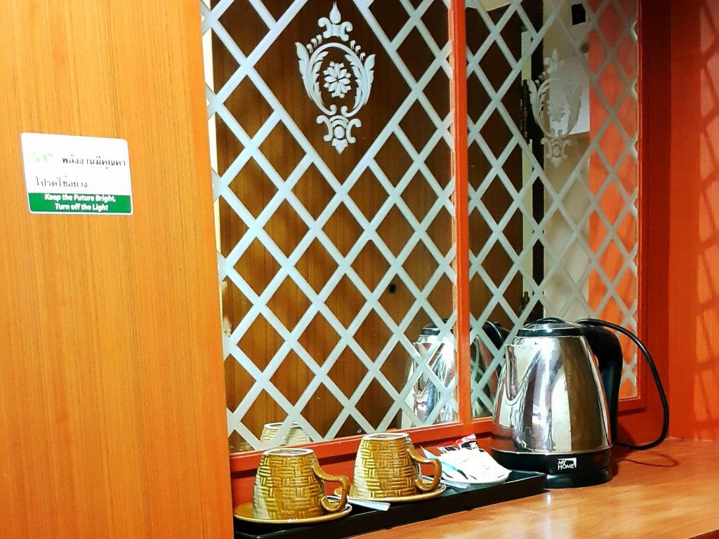 Фото PoonSook Resident Hotel