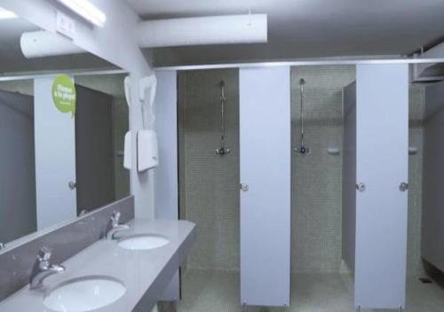 Фото Hola Hostal Eixample