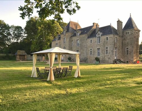 Гостиница Château de Cadouzan в Сен-Назере