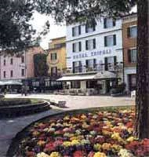 Фото отеля 1