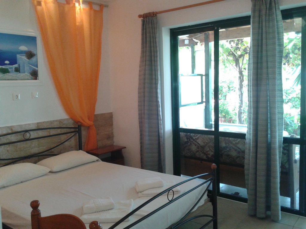 Фото Andromaches Holiday Apartments