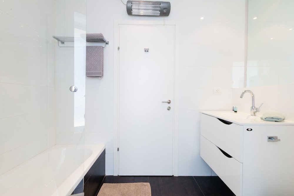 Фото Modern 3br 5 Min to Beach