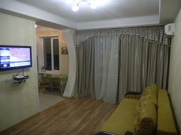 Hotel Daily-Lux Metro Druzhbyi Narodov Apartments, , foto