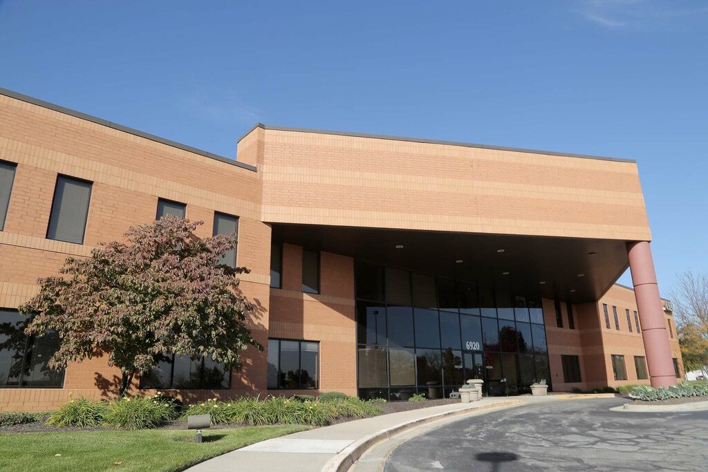 Medical center, clinic Iu Health Physicians Rheumatology - Methodist Medical Plaza II, State of Indiana, photo