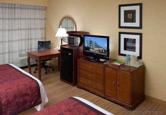 Фото Courtyard Somerset by Marriott