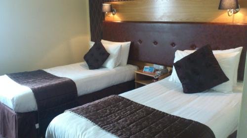 Фото Blue Bell Lodge Hotel