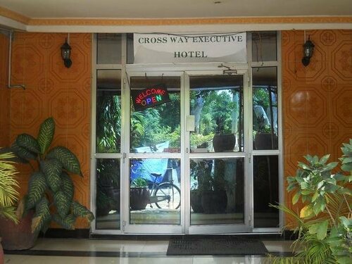 Гостиница Cross Way Executive Hotel - Cwe в Дар-эс-Саламе