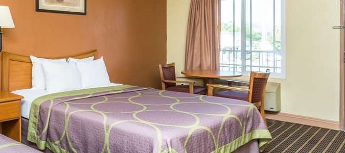 Фото Super 8 by Wyndham Azusa