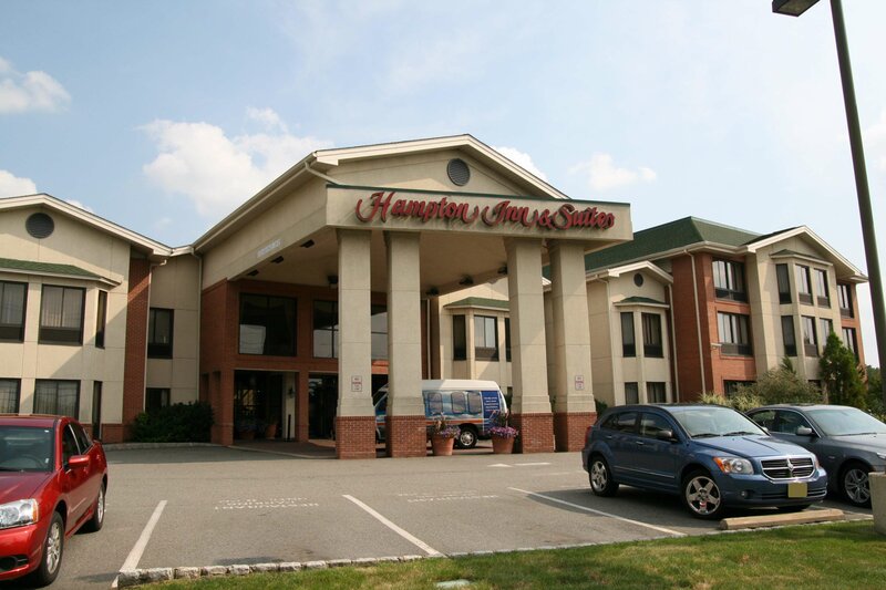 Жильё посуточно Hampton Inn & Suites Fairfield в Ларнаке