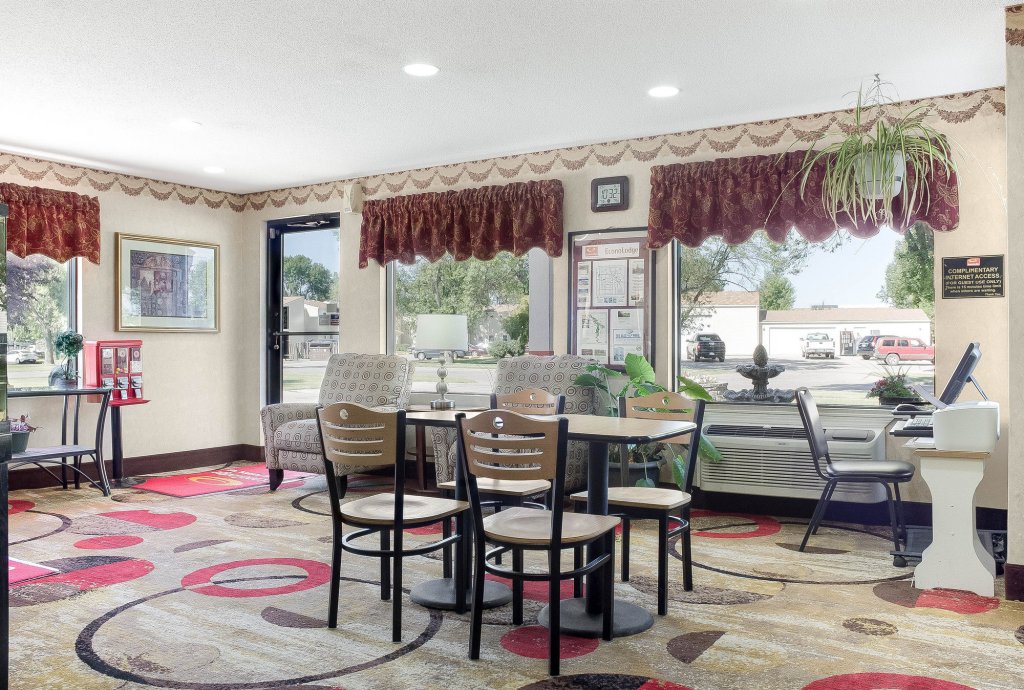 Фото Econo Lodge Grand Forks