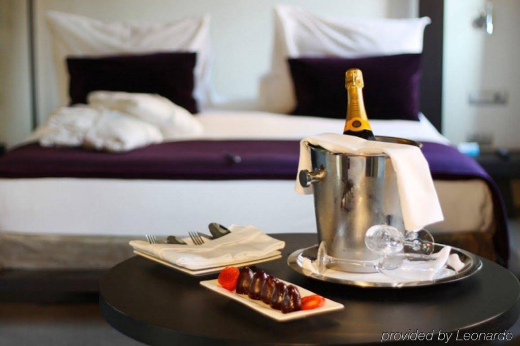 Фото Radisson Blu Hotel, Madrid Prado