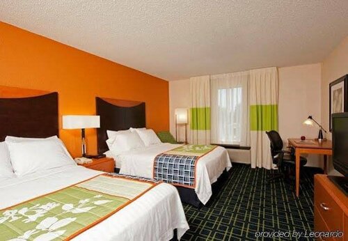 Гостиница Fairfield Inn & Suites by Marriott Chicago Naperville в Нейпервилле