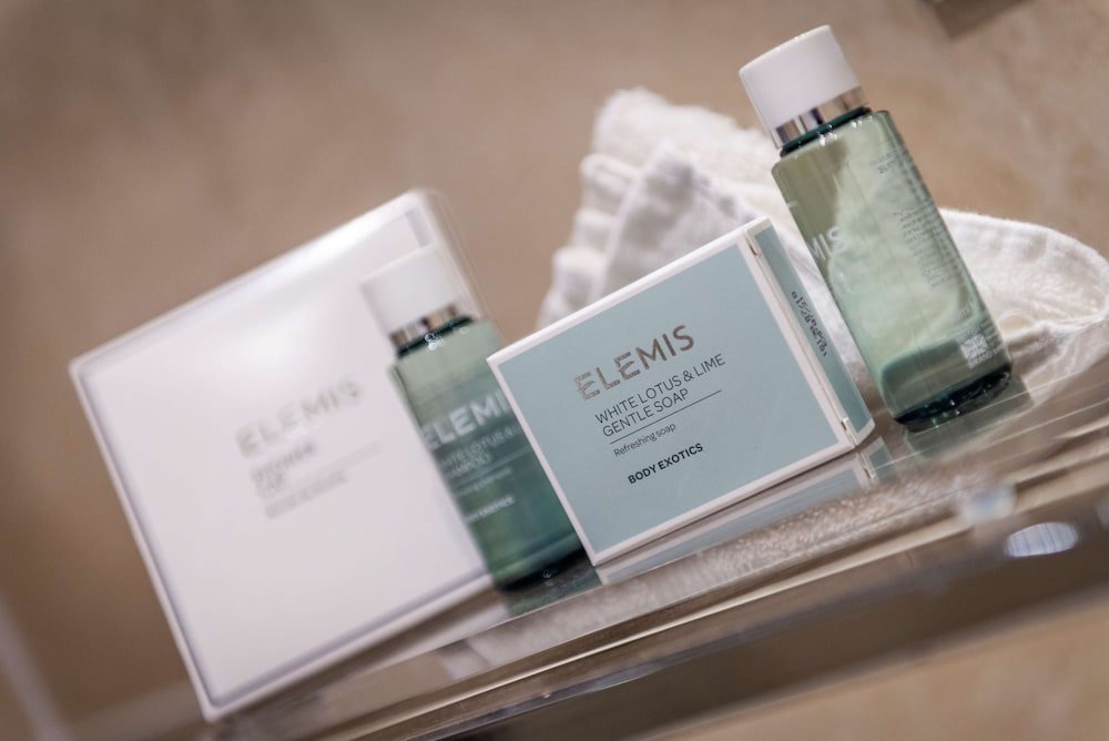 Фото Macdonald Norwood Hall Hotel