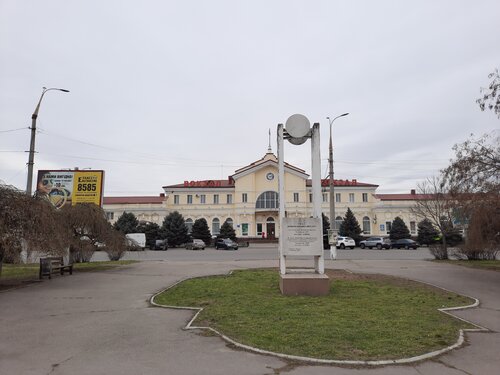 Бір қыз дәретханада мастурбация жасайды