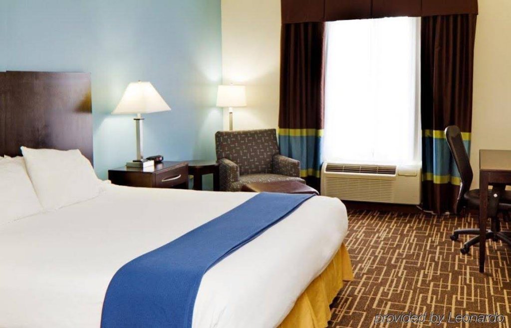 Фото Holiday Inn Express & Suites Greenville - Downtown by Ihg